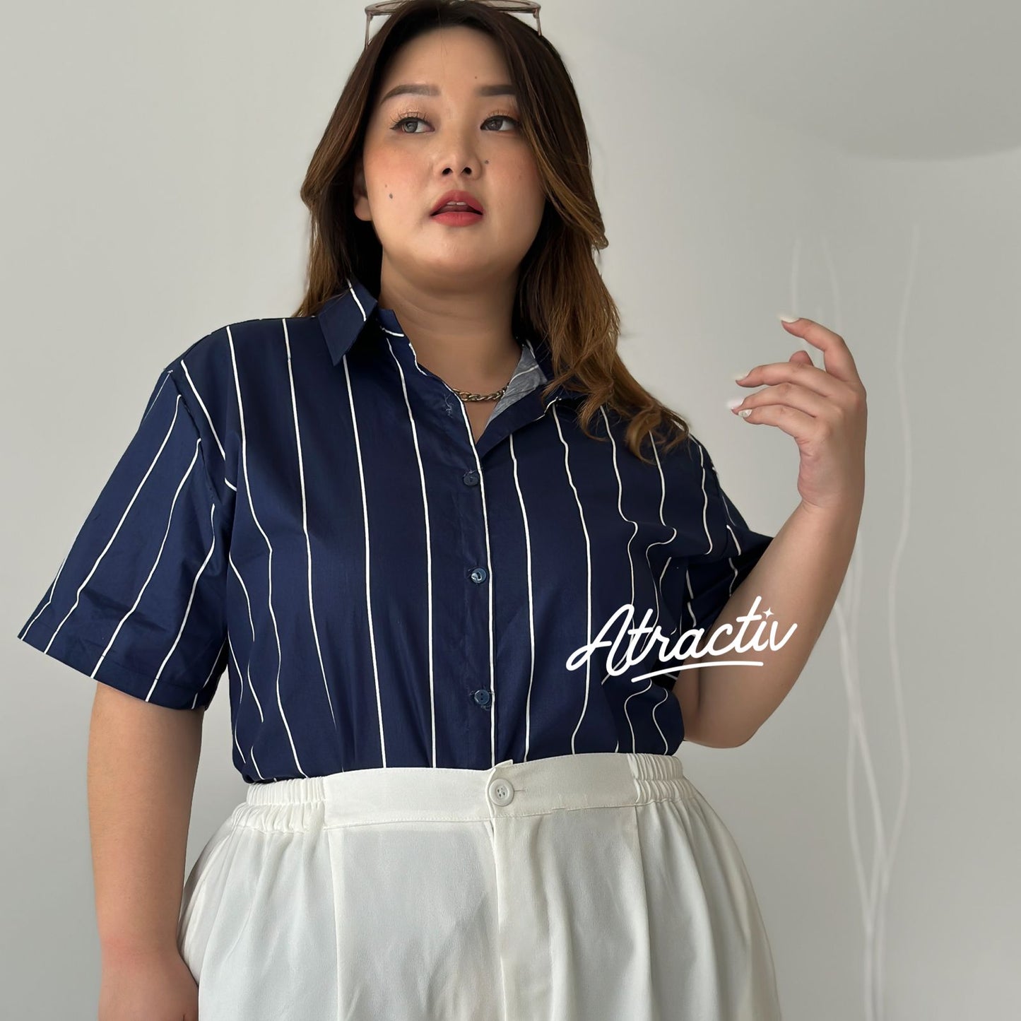 Kemeja Alexa Stripe Pendek Navy ATRACTIV