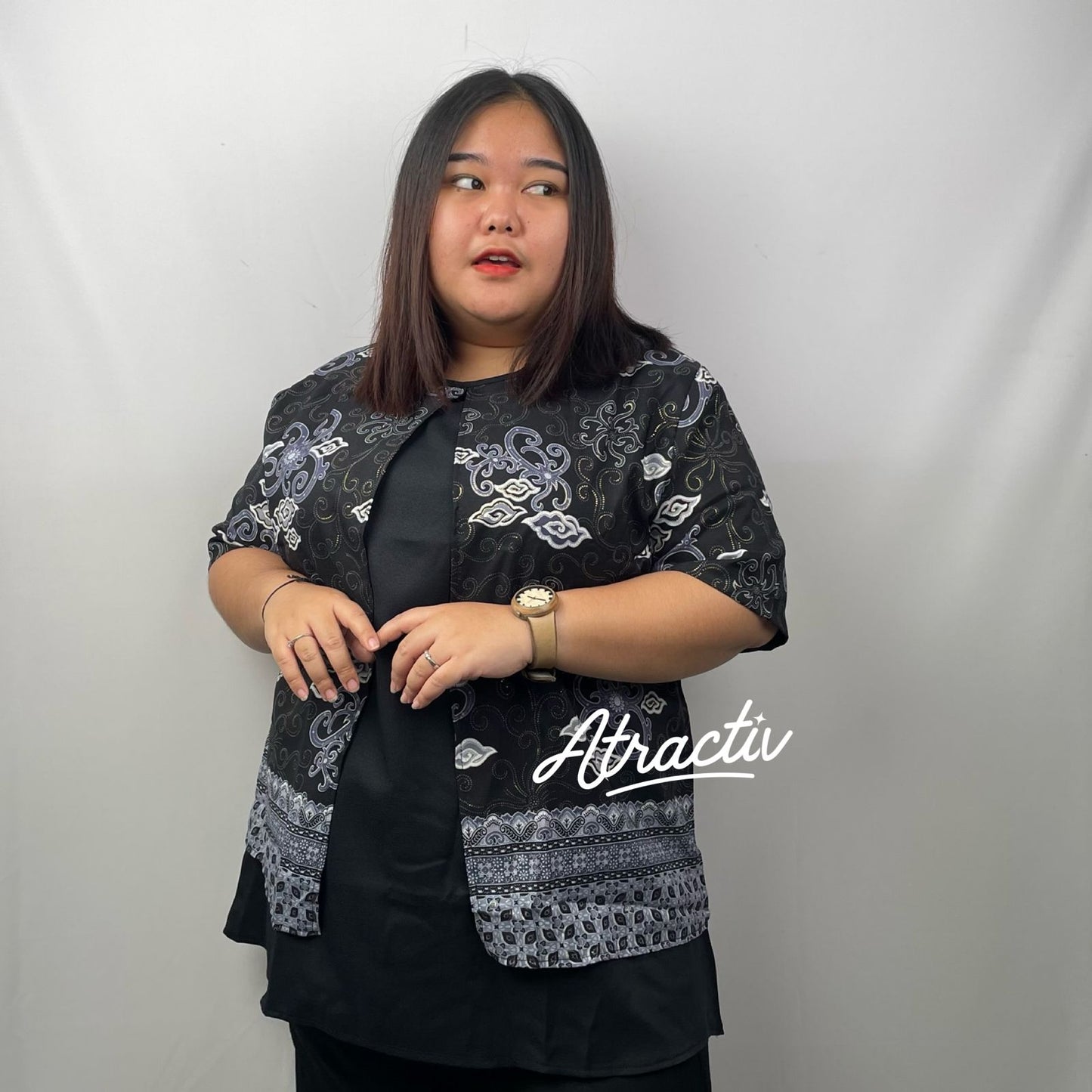 Batik Layer Lengan Pendek Abu ATRACTIV